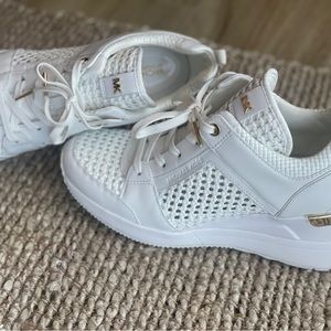 Women's Georgie Trainer Sneaker white / gold  7.5